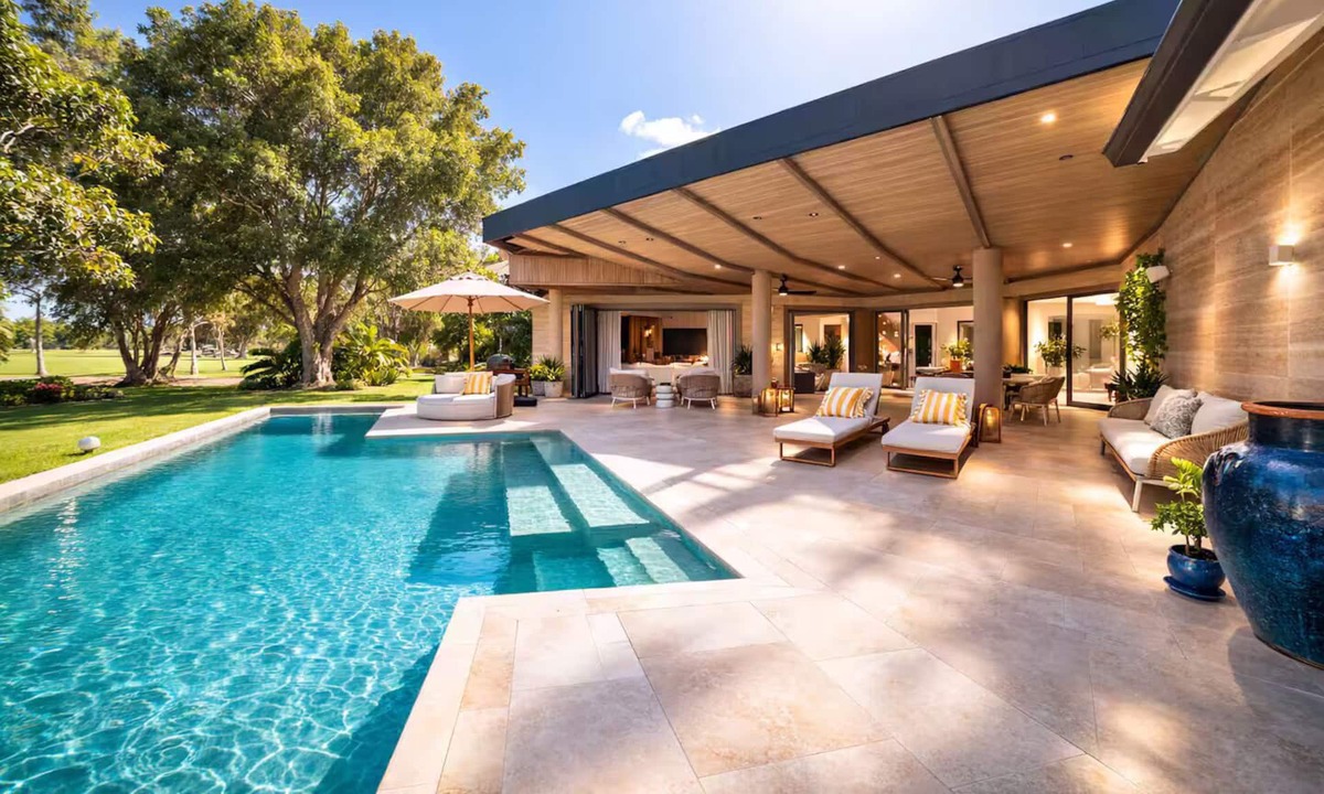 Casa de Campo Villa | Villa Moderna con Piscina Privada y Terraza
