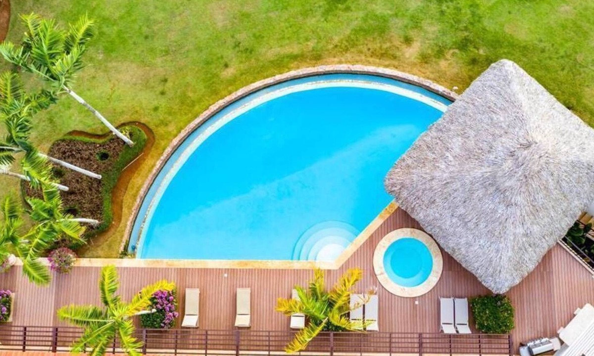 Las Palmas Villa | Villa with 6 bedrooms |Pool |Jacuzzi |Service included |Golf view