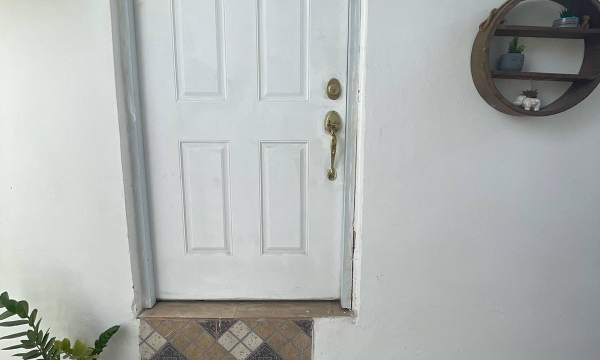 Barahona Apartment | Welcoming 1-bedroom apartment with AC in Invi Vea