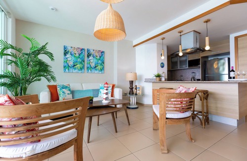 Villas Del Mar Apartment | Marbella | Beachfront Pool Full Kitchen