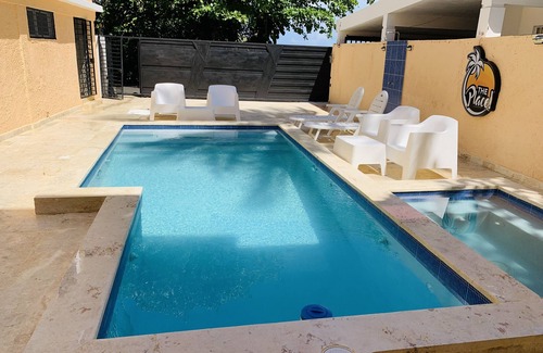 Costambar Apartment | The Grand”s Suite- ocean View/3min from the beach!