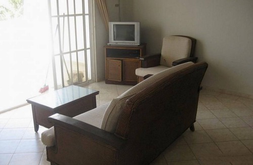 ProCab Apartment | 1BD condo near beach, in gated residence with pool