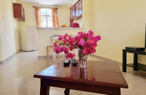 Costambar Apartment | 2-Bedroom Beach Apartment – 50m from the Sea and Pool