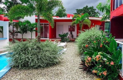 Urbanizacion Tavarez Villa | 2BD/1Bath guest-friendly villa near everything, Wi-Fi, pool, A/C, TV
