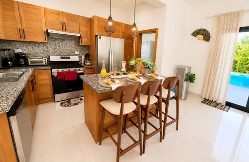 Playa Chiquita House | 3BD Villa in SOV | Private Pool & Peaceful Retreat