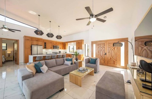 La Mulata House | 4 king suites Mega large Guest house