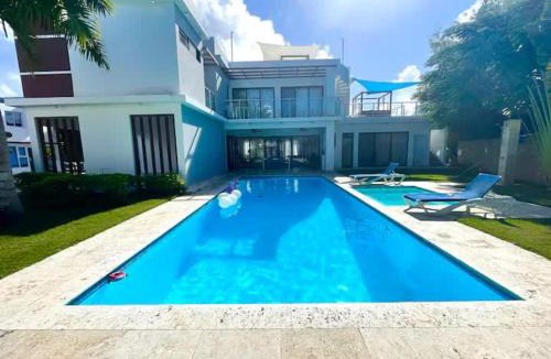 Sosua House | 5 bd villa with rooftop in Sosua Ocean Village
