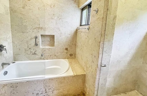 Los Lagos Villa | 5 Bedrooms/Walking distance to beach!