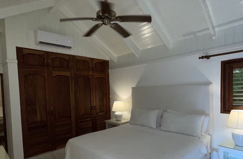 Los Lagos Villa | 5 Bedrooms/Walking distance to beach!