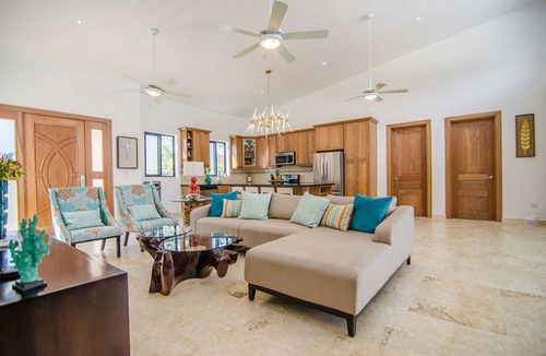 La Mulata Villa | 5BD guest-friendly villa with private pool, shuttle bus, BBQ/internet/cable TV