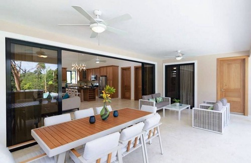 La Mulata Villa | 5BD guest-friendly villa with private pool, shuttle bus, BBQ/internet/cable TV