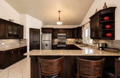La Mulata House | 6-Bedroom Villa Solar Power 3 Indoor + 3 Outdoor Suites