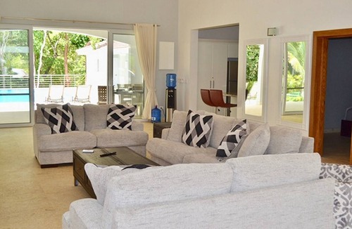 El Batey Villa | 6BD new guest-friendly villa with private pool in downtown Sosua