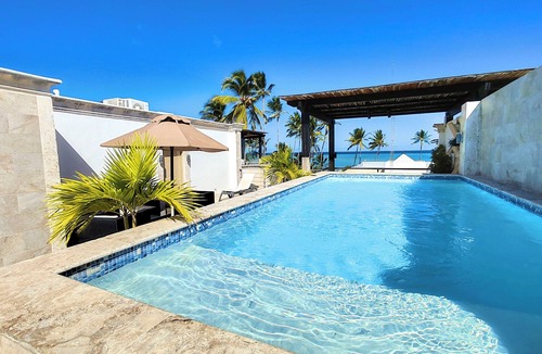 El Cortecito Apartment | 7BR Spacious Multi-Unit Retreat with Rooftop Plunge Pool - Walk to Beach +Bonus