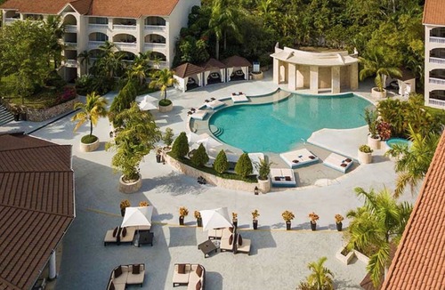 Cofresi Condo | All-Inclusive Luxury! 2 Bed/3 Bath Presidential Suite - The Ultimate Getaway!
