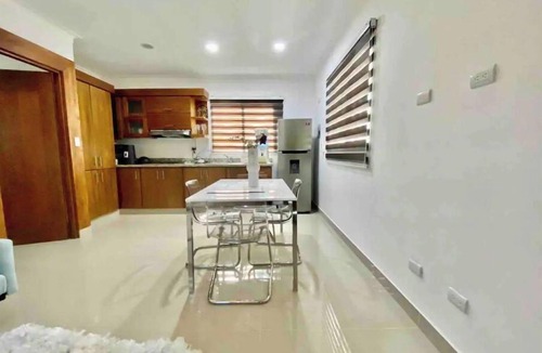 Cerro Alto Apartment | Apartamento cerca del monumento