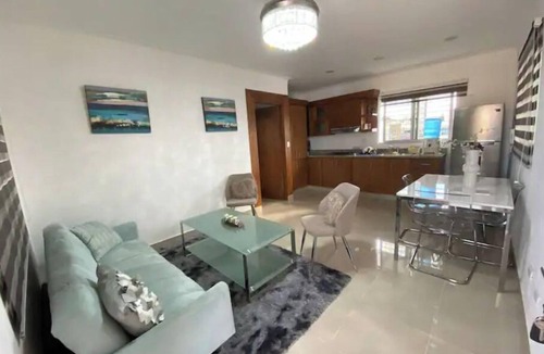 Cerro Alto Apartment | Apartamento cerca del monumento