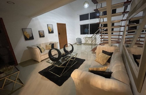 Moca Apartment | Apartamento 3 habitaciones, AC, Netflix, wifi.