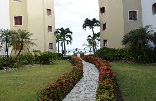 Guayacanes Condo | Apartamento + piscina +Playa privada Juan Dolio