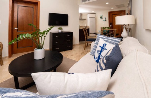Puerto Bahia Apartment | Apartment with Ocean View in Puerto Bahía w/AC and fast WIFI