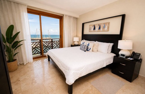 Puerto Bahia Apartment | Apartment with Ocean View in Puerto Bahía w/AC and fast WIFI