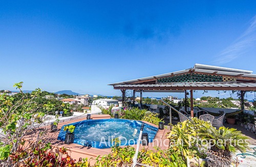 El Batey Apartment | Artist's Loft With Private Jacuzzi & Roof Terrace