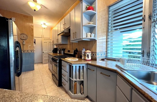 Bella Vista Apartment | Artistic & Comfortable 2BR Apartment in Bella Vista