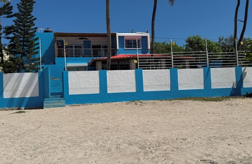 Guayacanes House | Beachfront 4 bedroom house in charming Guayacanes Juan Dolio with Jacuzzi and AC