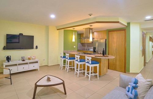 Villas Del Mar Apartment | Beachfront 7thFloor|KingBed| Fully-Stocked Kitchen