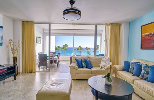 Villas Del Mar Apartment | Beachfront| AmazingView| FullKitchen| Infinity Pool