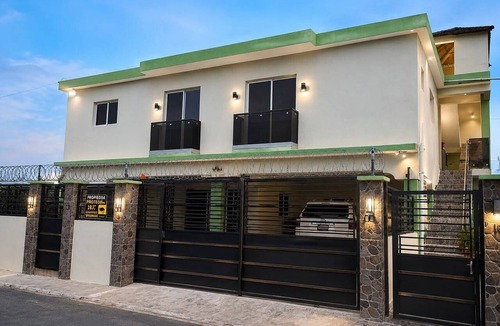 Cayetano Germosen Apartment | Brianny Hergoz Apartment Suite