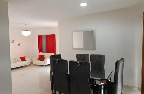 Montellano House | Casa cerca del aeropuerto.