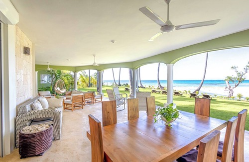 Las Terrenas Villa | Casa del Rio: beachfront villa for 22 guests in Las Terrenas