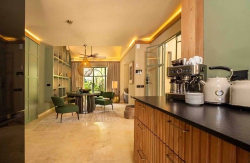 La Iglesia House | CASA INDICA Luxury 5 suites Villa Private pool starlink solar 5min to the beach!