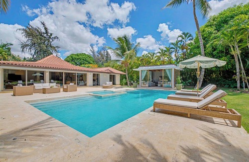 Los Lagos House | CASA LUNA: Luxury 4BR Villa Private Pool & Hot Tub Walk to Beach