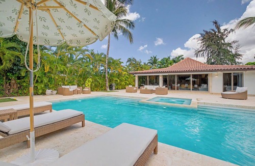 Los Lagos House | CASA LUNA: Luxury 4BR Villa Private Pool & Hot Tub Walk to Beach