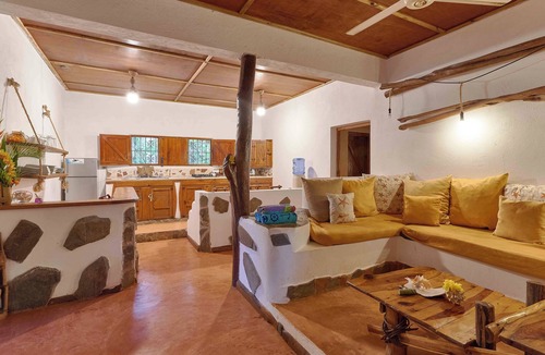 Las Galeras Bed & Breakfast | CHALET TROPICAL Hotel & Pool Bar Restaurant