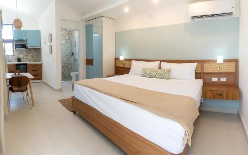 San Anton Apartment | Colonial Romantic Suite with Air Conditioning and Self Check In