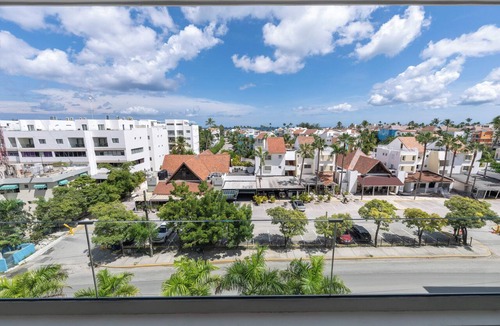 El Cortecito Condo | Corner Penthouse w/Ocean & City Views + Content Creator Hub