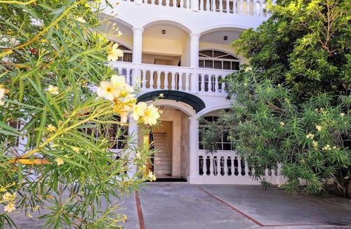 Costambar Apartment | Costambar Ocean Breeze - Beachfront Apartment with Pool