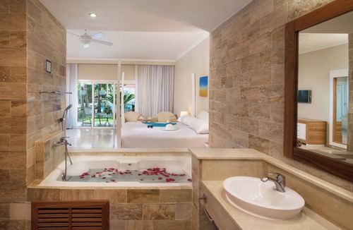 Puerto Plata Hotel | Cozy 2-bedroom hotel with WiFi, AC in charming Puerto Plata All