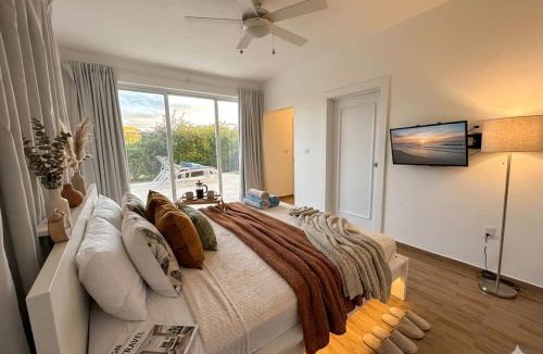 Playa Chiquita House | Cozy 2BR Villa in Ocean Village