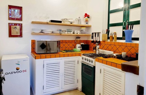 La Iglesia House | Cozy bungalow 5 minutes from the beach. Beautiful garden.