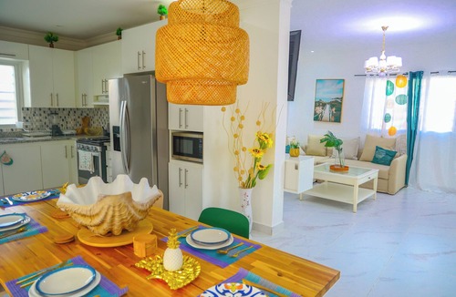 Residencial ROMANA House | Dolce Vita 3BR Pool + BBQ WIFI 5 Min Beach