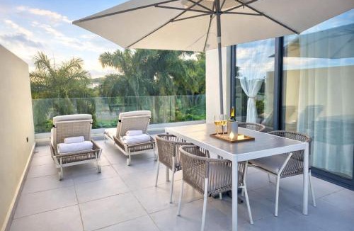 La Iglesia Apartment | Dream House Las Terrenas Terraza privada & Jacuzzi