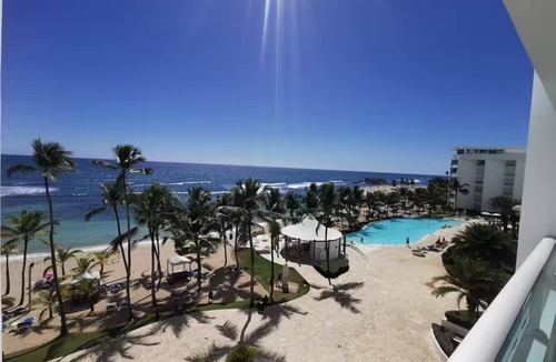 Villas Del Mar Apartment | Entire accommodation: 4th floor, beach view, 24 hour check-in, Juan Dolio,