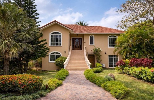Urbanizacion Tavarez House | Fabulous family-friendly 5-bedroom villa with AC in vibrant Sosúa.