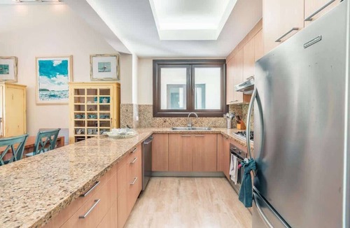 La Iglesia Apartment | Family Retreat 3-Bedroom Apartment near Beach
