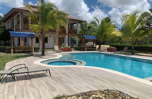 Higuey Villa | Fantastic 8-bedroom villa with AC in pleasant Higuey