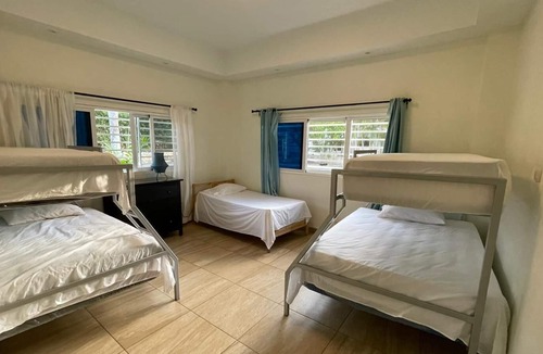 Pantoja Villa | Finca Villa Linda minutes from Santo Domingo. Near all major atractions